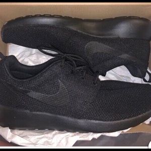 Men’s Nike Roshe One Size 9.5